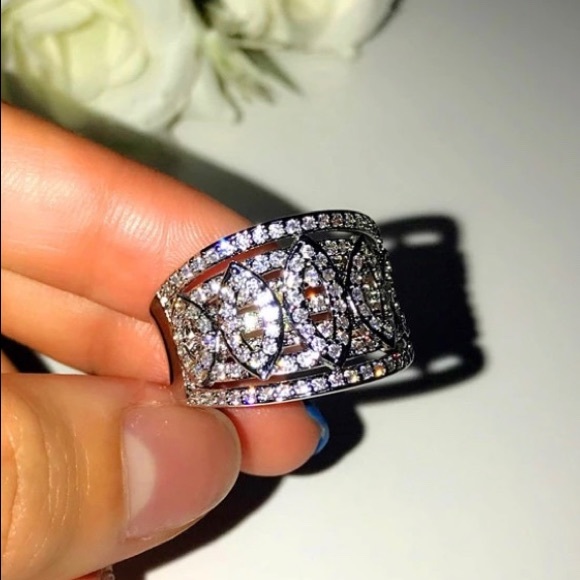 Beautiful CZ sterling silver ring - Picture 3 of 7